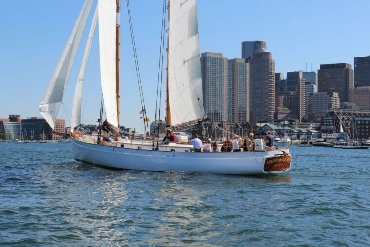 boston-harbor-champagne-sunset-sail-from-rowes-wharf