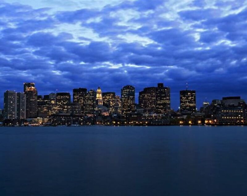boston-harbor-full-moon-cruise-with-champagne-option