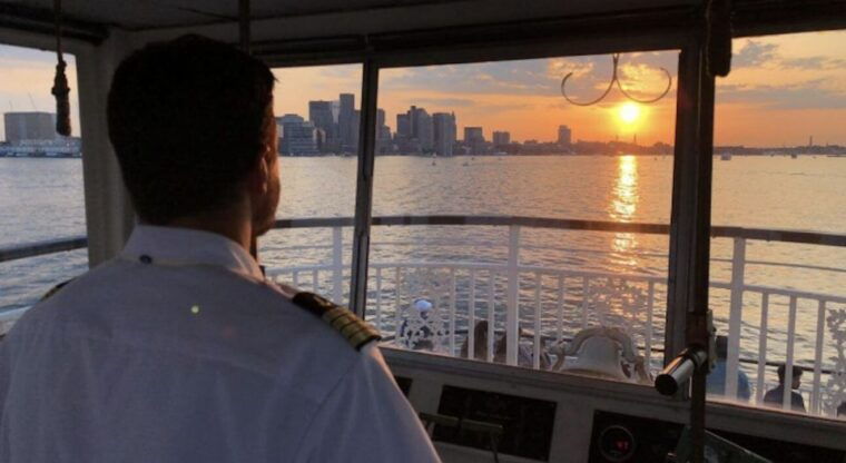 boston-harbor-full-moon-cruise-with-champagne-option