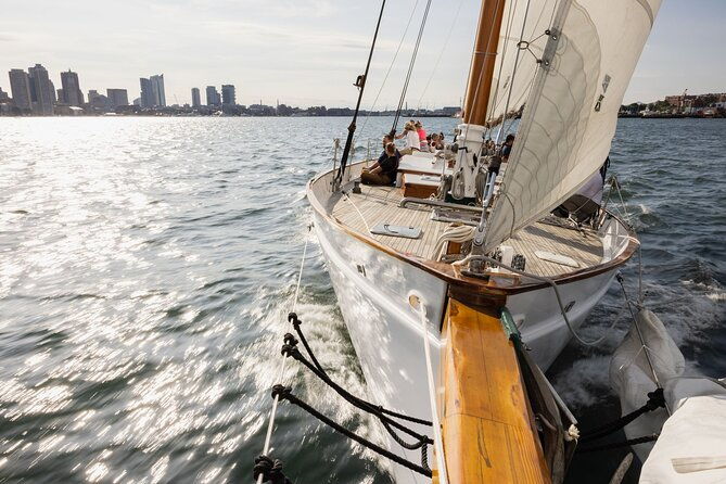 boston-harbor-sunset-sail-tour