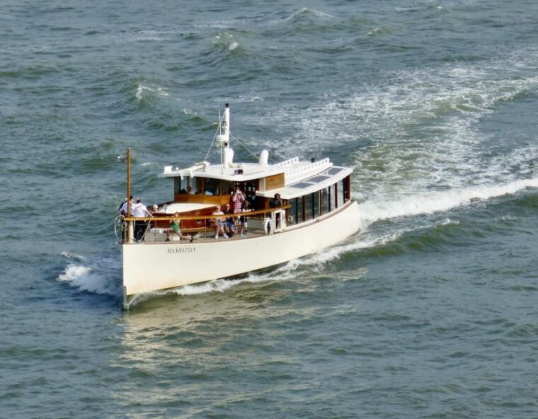 boston-harbor-sunset-yacht-cruise