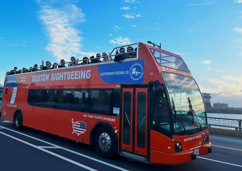 boston-hop-on-hop-off-double-decker-bus-sightseeing-tour