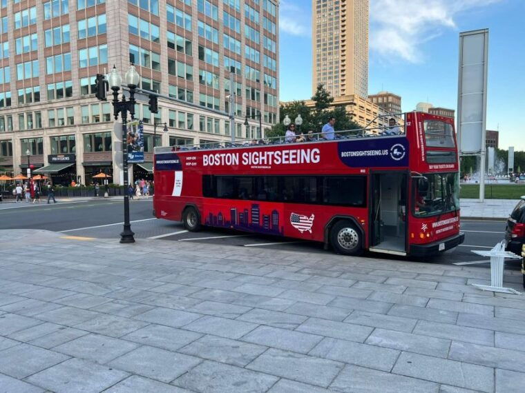 boston-hop-on-hop-off-double-decker-bus-sightseeing-tour
