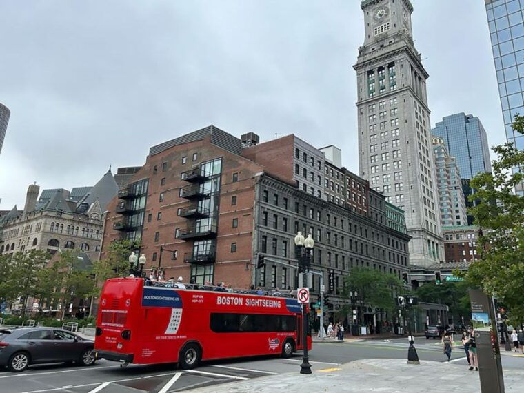 boston-hop-on-hop-off-double-decker-bus-sightseeing-tour