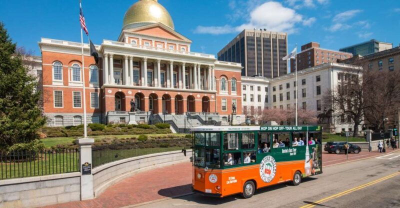 boston-hop-on-hop-off-old-town-trolley-tour