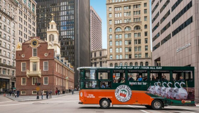 boston-hop-on-hop-off-old-town-trolley-tour