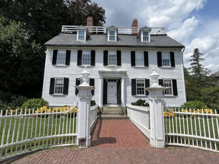 boston-salem-by-boat-witch-trials-walking-tour