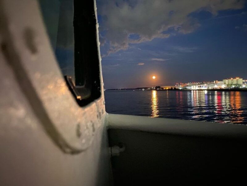boston-scenic-moonlight-harbor-cruise