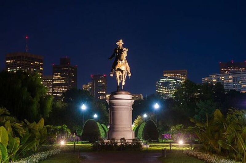 boston-small-group-night-tour-with-boston-cream-pie