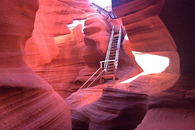 both-upper-and-lower-antelope-canyon-half-day-tour-from-page