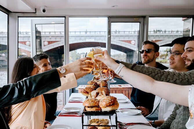 Bottomless Brunch Afloat in Melbourne - Key Points