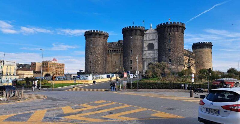 bourbon-naples-exclusive-guide-and-royal-palace-pass