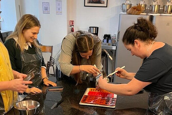 boutique-style-french-pastry-class-in-paris-with-a-french-chef