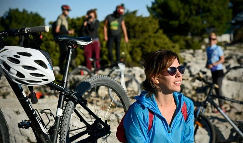 Bra island: Vidova Gora krip Splitska Postira Biking Tour - Key Points
