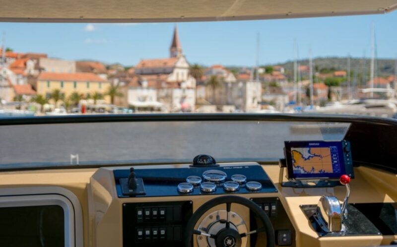 brac-blue-cave-island-hopping-luxury-tour