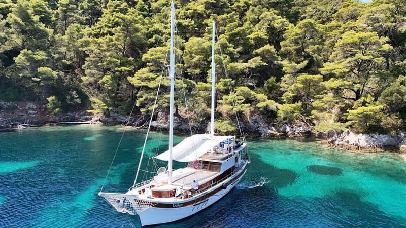 Brac/olta/Blue Lagoon - One-day excursion by boat - Lunch and Drinks: Fresh, Local, and Satisfying