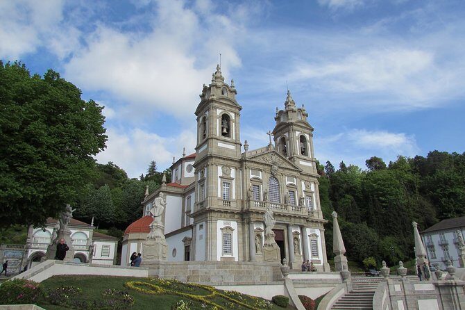 Braga and Guimarães Tour with Lunch from Porto - The Itinerary Breakdown: What You Can Expect
