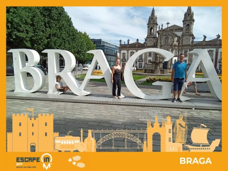 braga-escape-in-city-open-door-between