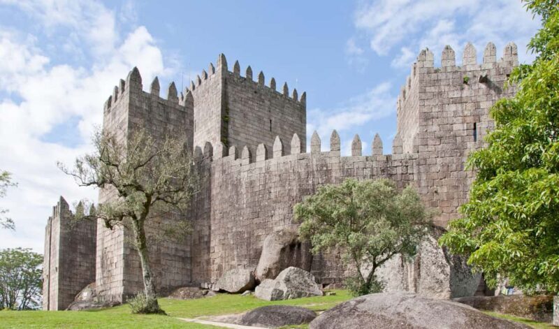 Braga & Guimaraes: Tour by Private Car - Key Points