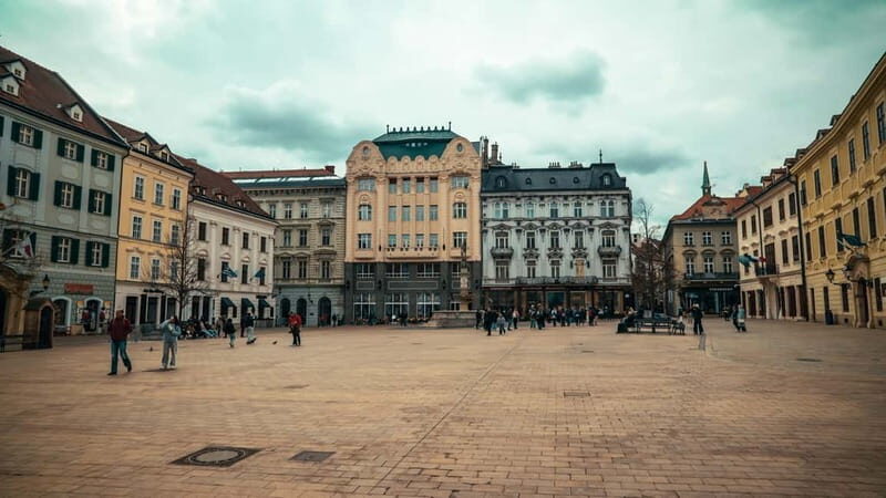Bratislava and Budapest, two capitals in one day - An Honest Look at the Experience