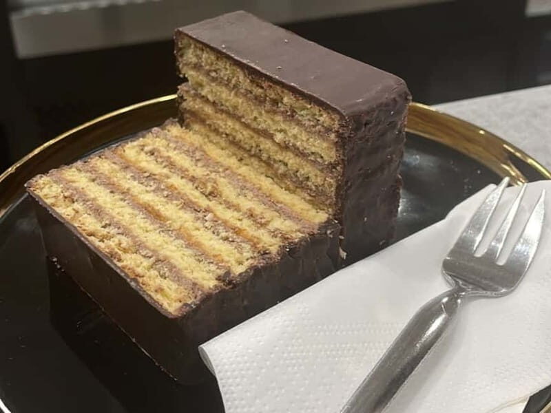 Bratislava: Old Town Cake Tasting Experience - Key Points  