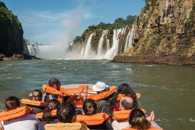 brazilian-falls-with-macuco-safari-boat
