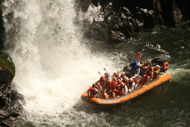 brazilian-falls-with-macuco-safari-boat