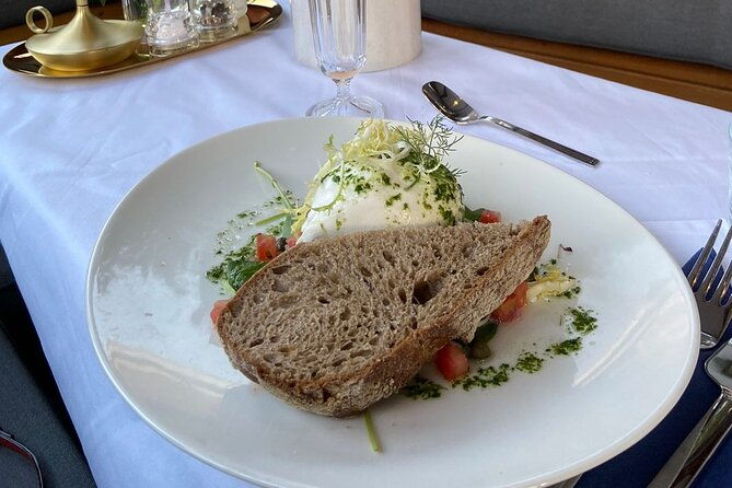 breakfast-cruise-amsterdam-on-a-luxury-private-boat-order-a-la-carte-on-board