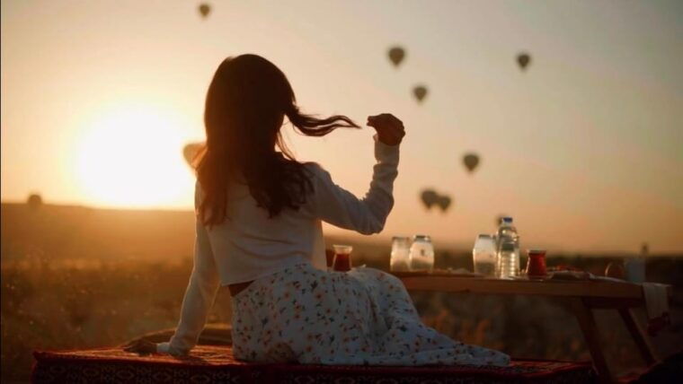 breakfast-with-balloons-in-the-valley-private-table