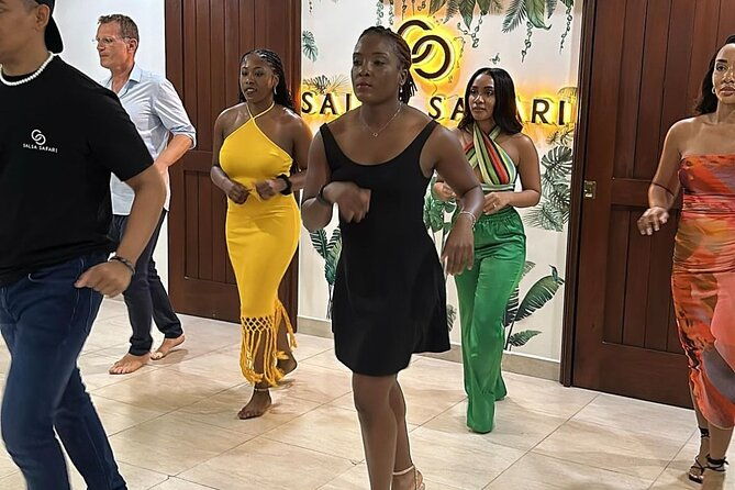 breathtaking-rooftop-salsa-lesson-and-choreography-in-panama-city