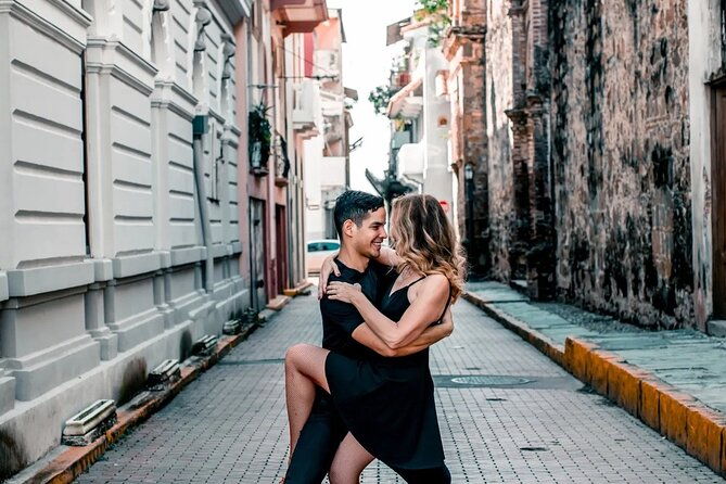 breathtaking-rooftop-salsa-lesson-and-choreography-in-panama-city