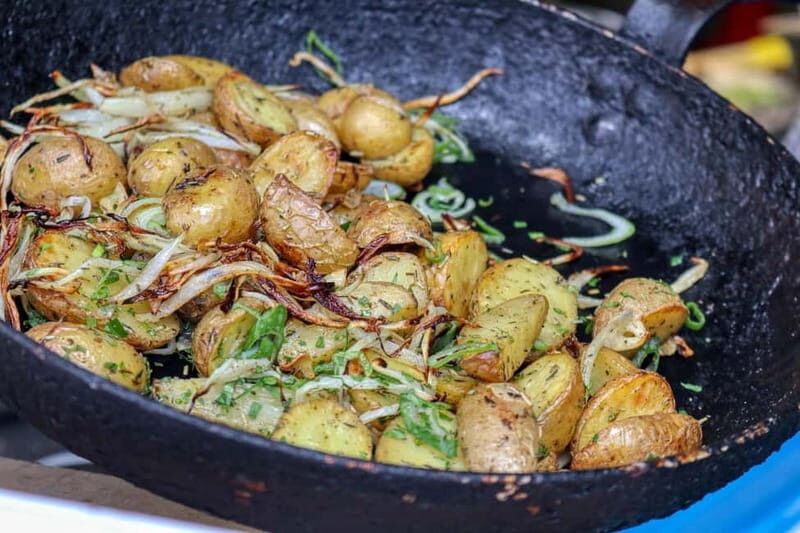 Bremen: Culinary Old Town Tour  with unique locations - Key Points