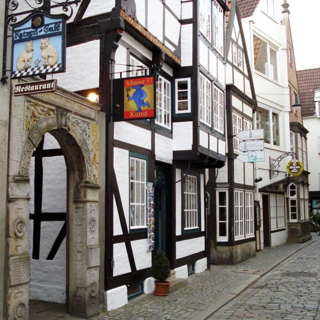 bremen-old-town-tour-with-costumed-performer-tour-guide