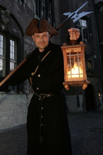 bremen-walking-tour-in-german-with-night-guard