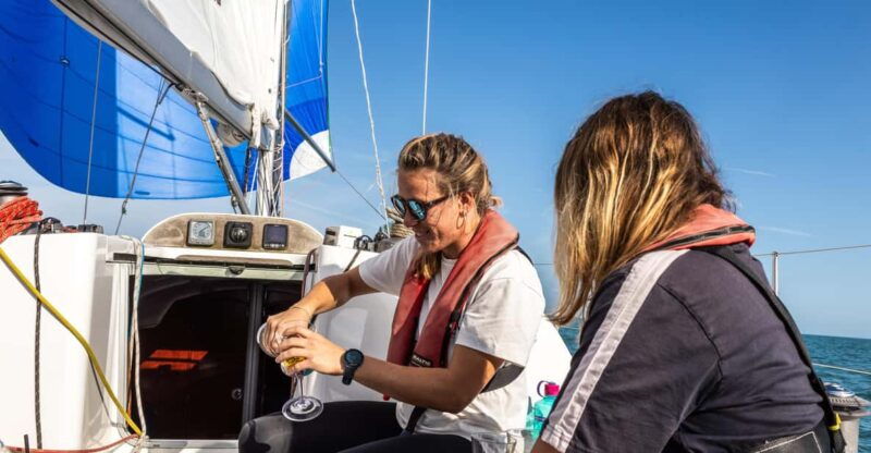 brighton-sailing-trip-with-drinks