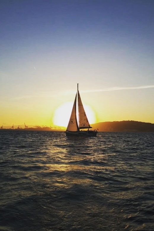 brighton-sunset-sailing-cruise-with-a-glass-of-wine