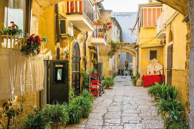 brindisi-walking-tour-with-audio-and-written-guide-by-a-local