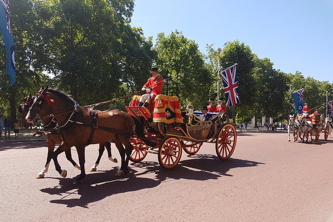 british-royalty-walking-tour-including-the-changing-of-the-guard