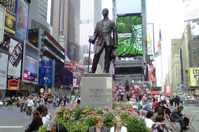 broadway-a-self-guided-audio-tour-of-the-worlds-iconic-theatre-district