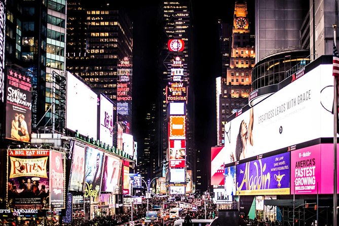 broadway-theaters-and-times-square-with-a-theater-professional