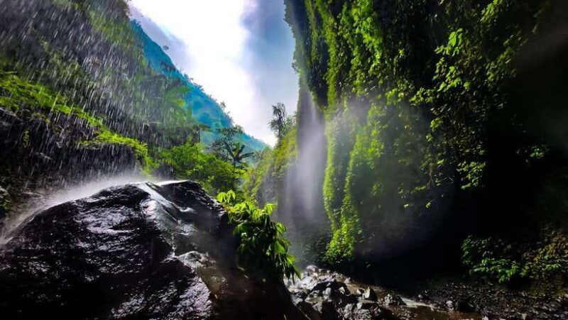 bromo-sunrise-madakaripura-waterfall-private-1-day-tour