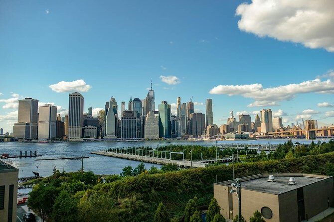 Brooklyn Heights, DUMBO and Brooklyn Bridge guided tour in French - What’s Included & What’s Not