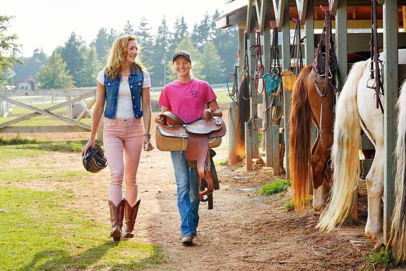 brudenell-family-friendly-horse-ride-goes-on-the-beach