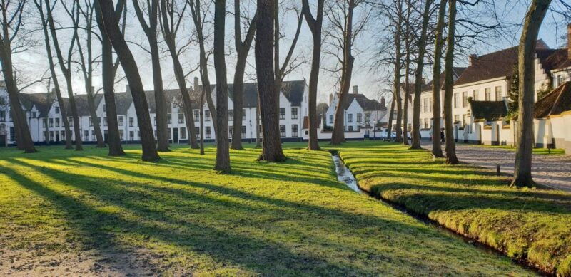 bruges-2-5-hr-walking-tour-from-train-station-to-markt