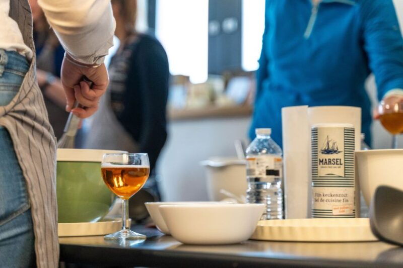 bruges-belgian-waffle-making-workshop-with-beer-tasting