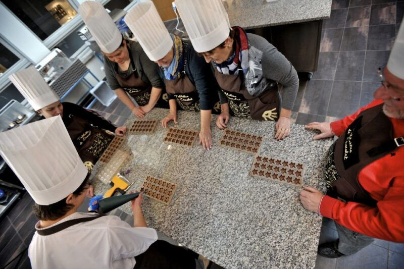 bruges-chocolate-making-workshop-and-chocolate-museum-entry