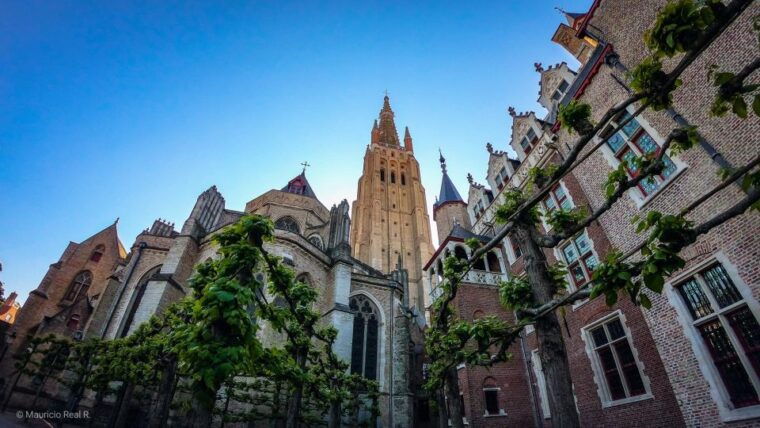 bruges-private-historical-highlights-walking-tour