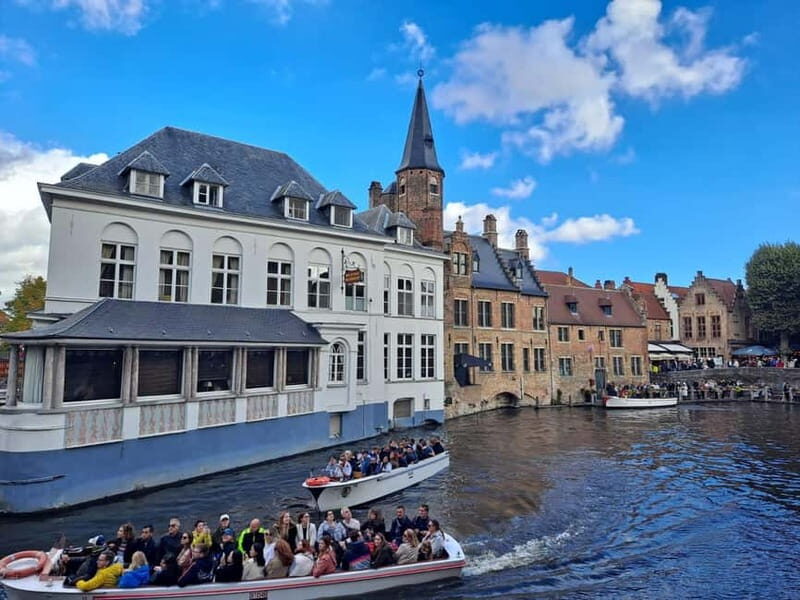 Bruges: Private Walking Tour with Canal Cruise - What We Think: Who is This Tour Best For?