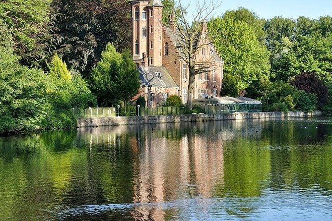 bruges-uncovered-historic-walking-tour-canal-boat-experience