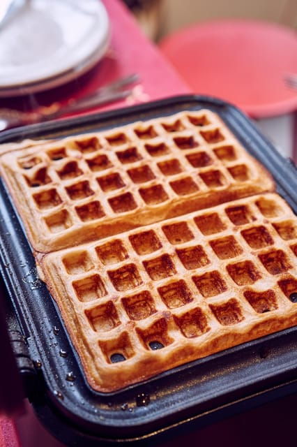brussels-belgian-waffle-making-workshop-with-beer-tasting